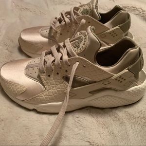 Nike air huarache sneaker